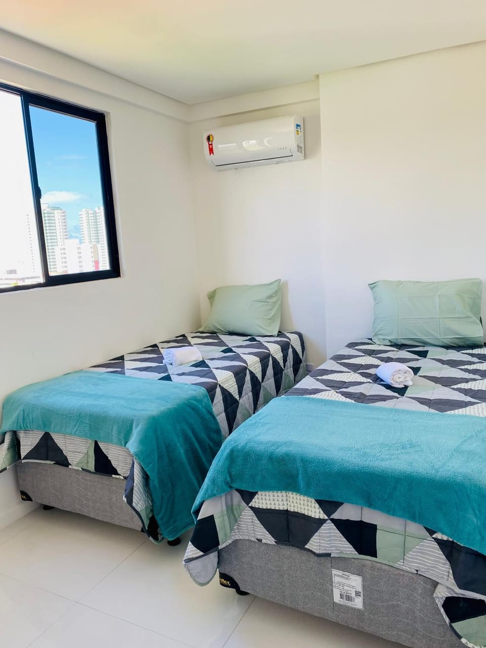 Bed, Photo of the whole room, Bedroom, air conditioner
