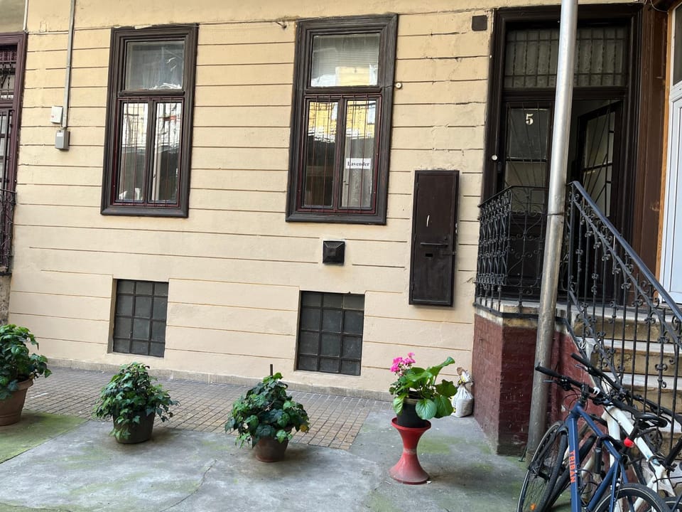 Property building, Facade/entrance