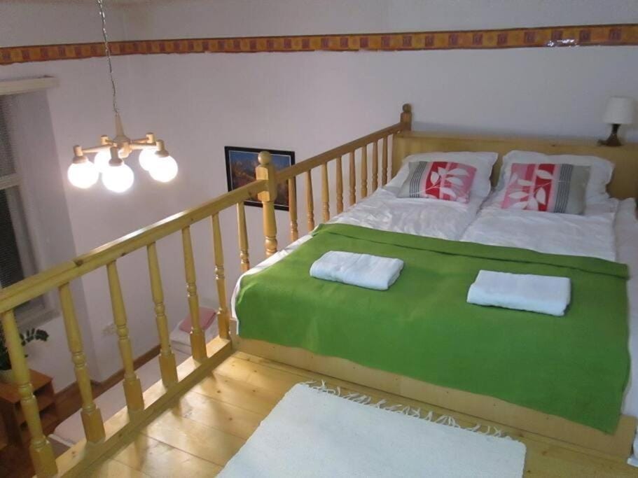Bed, Photo of the whole room