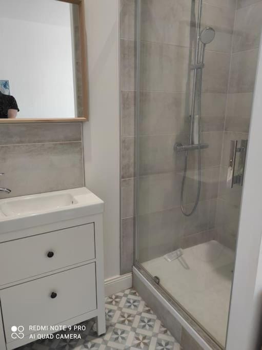 Appt F4 Neuf Lumineux, centre Ville, Garage Apartment in Clermont-Ferrand