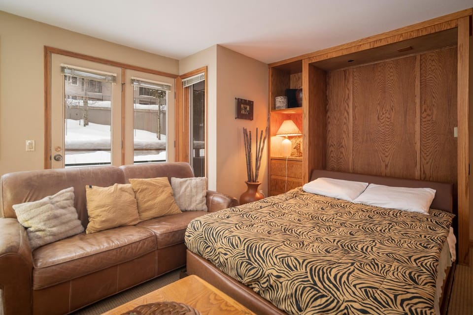 Bed, Winter, Living room, Bedroom, furniture