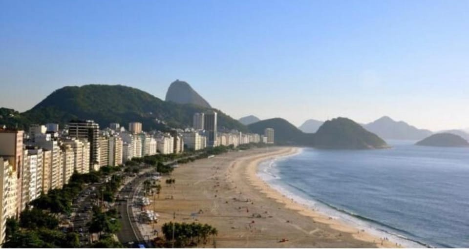 ao lado do mar luxo In Copacabana House in Rio de Janeiro