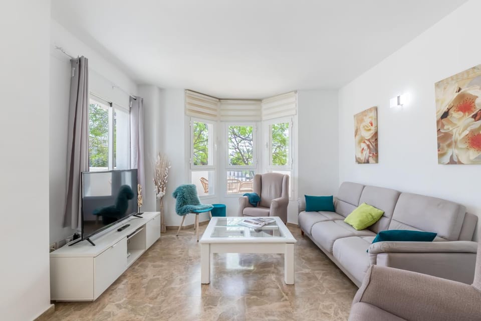 TV and multimedia, Living room, Dining area, air conditioner