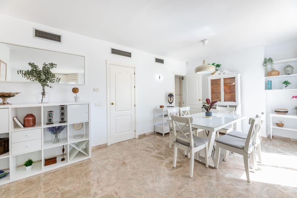 Living room, Dining area, air conditioner