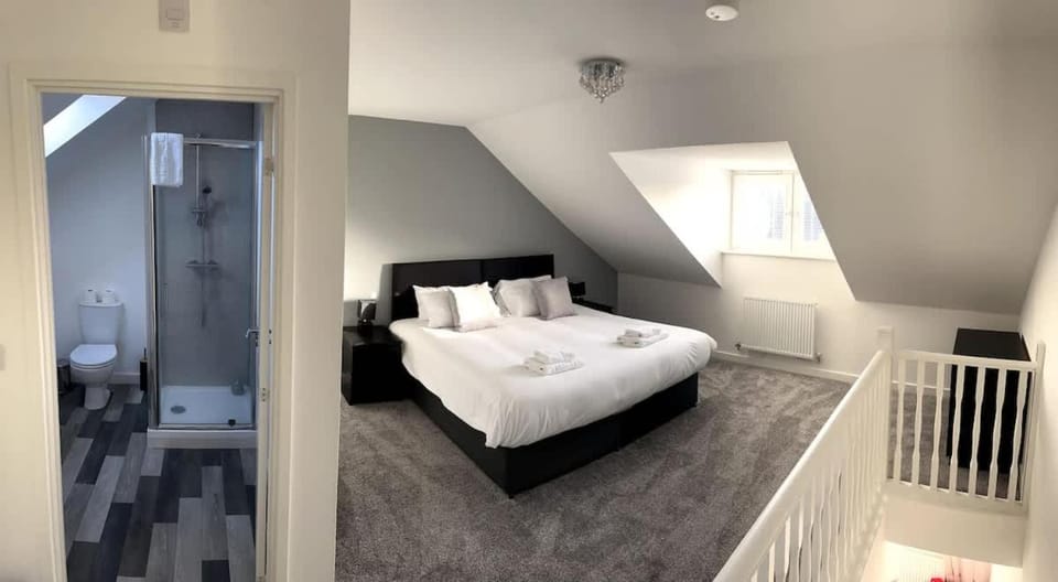 Kingfisher House by Blue Skies Stays House in England