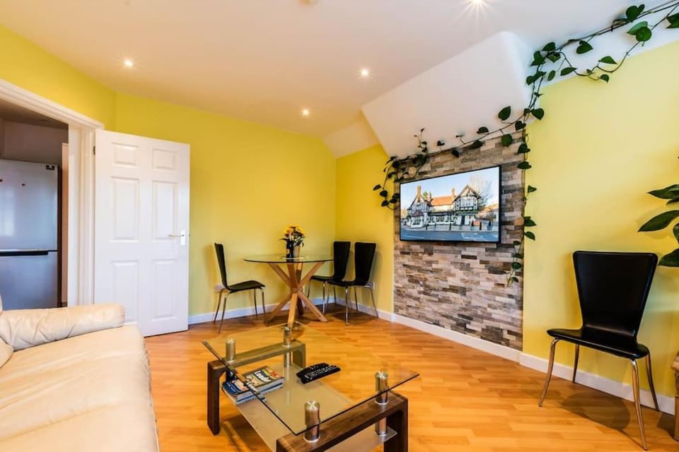 Comfy Apartment 16 Easy access to Central London Apartment in England