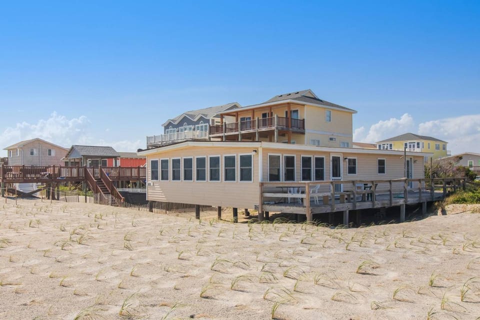 Barefootin House in Oak Island