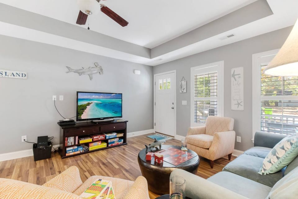 Time 2 Relax House in Oak Island