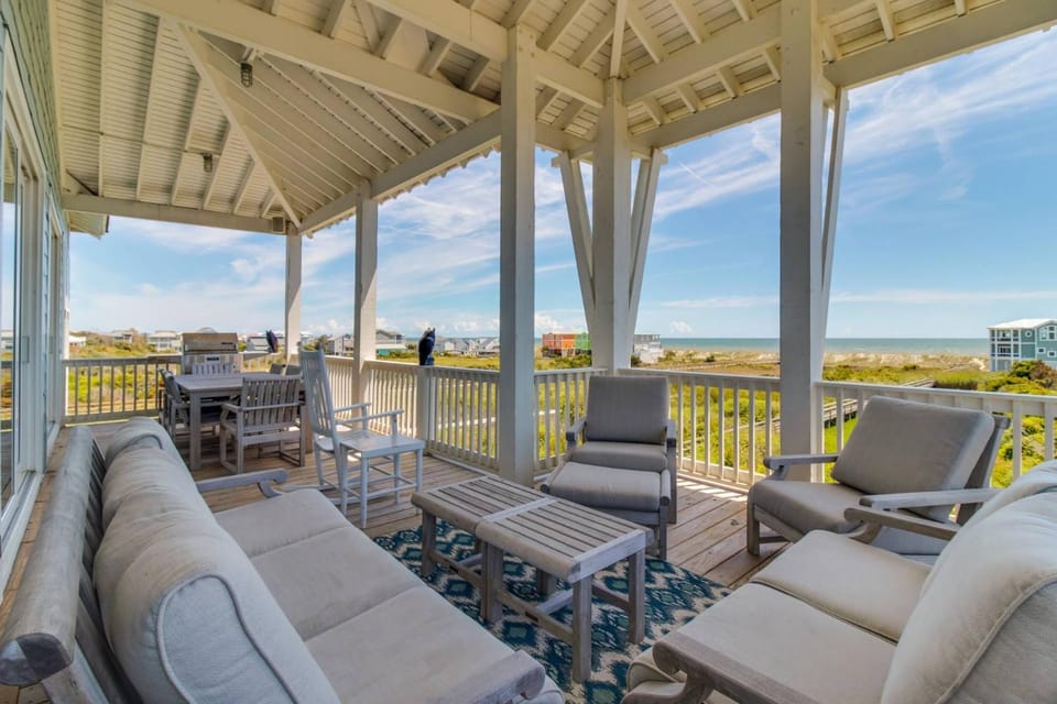 Naut A Bad Gig House in Oak Island