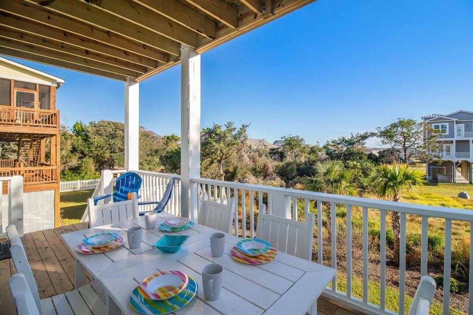 Deja Blue House in Oak Island