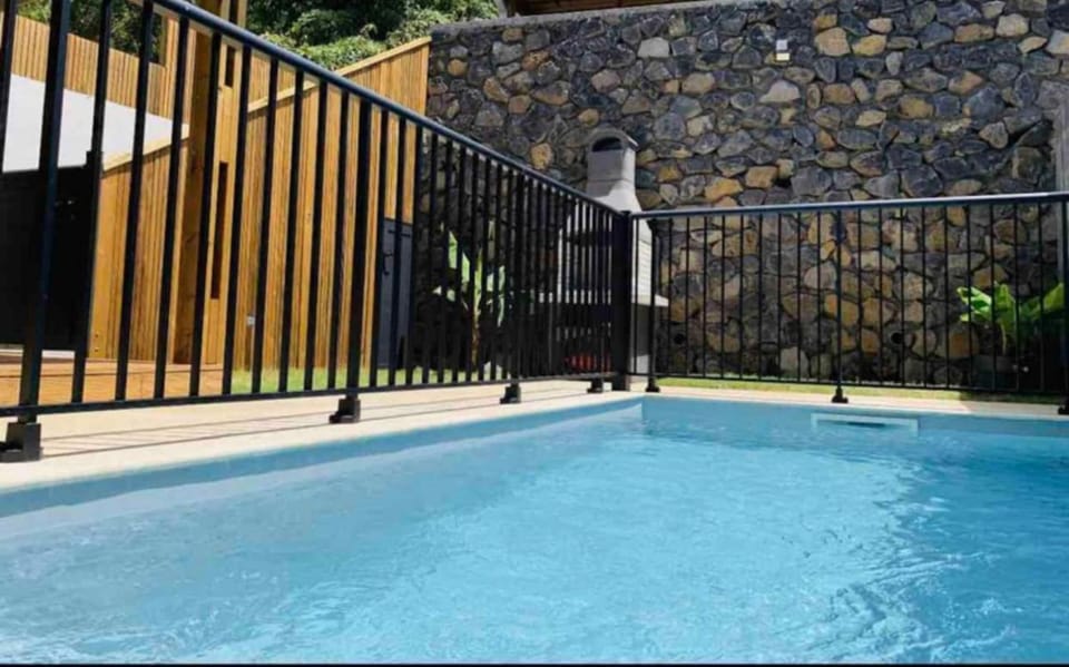 Villa Cap Méchant piscine chauffée avril à octobre House in Réunion