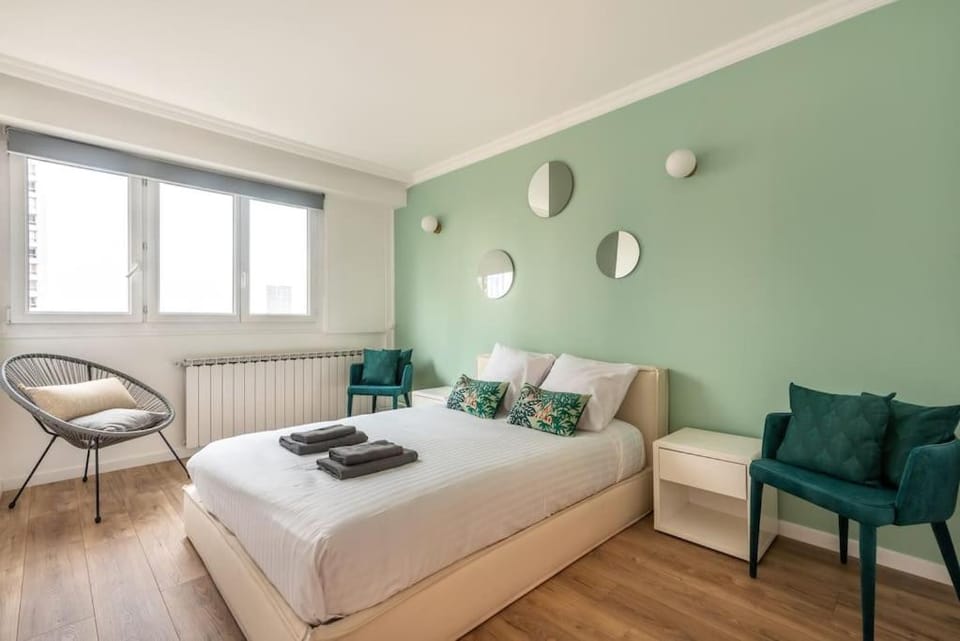 Bed, Photo of the whole room, Bedroom