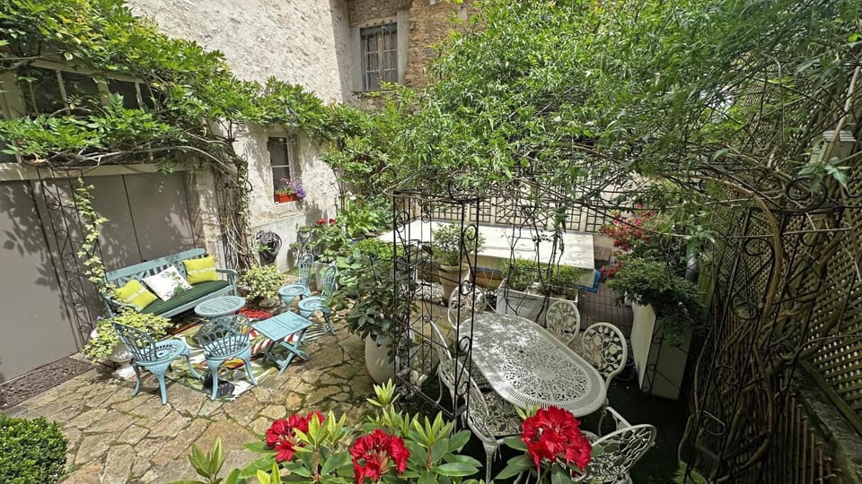 Patio, Garden view
