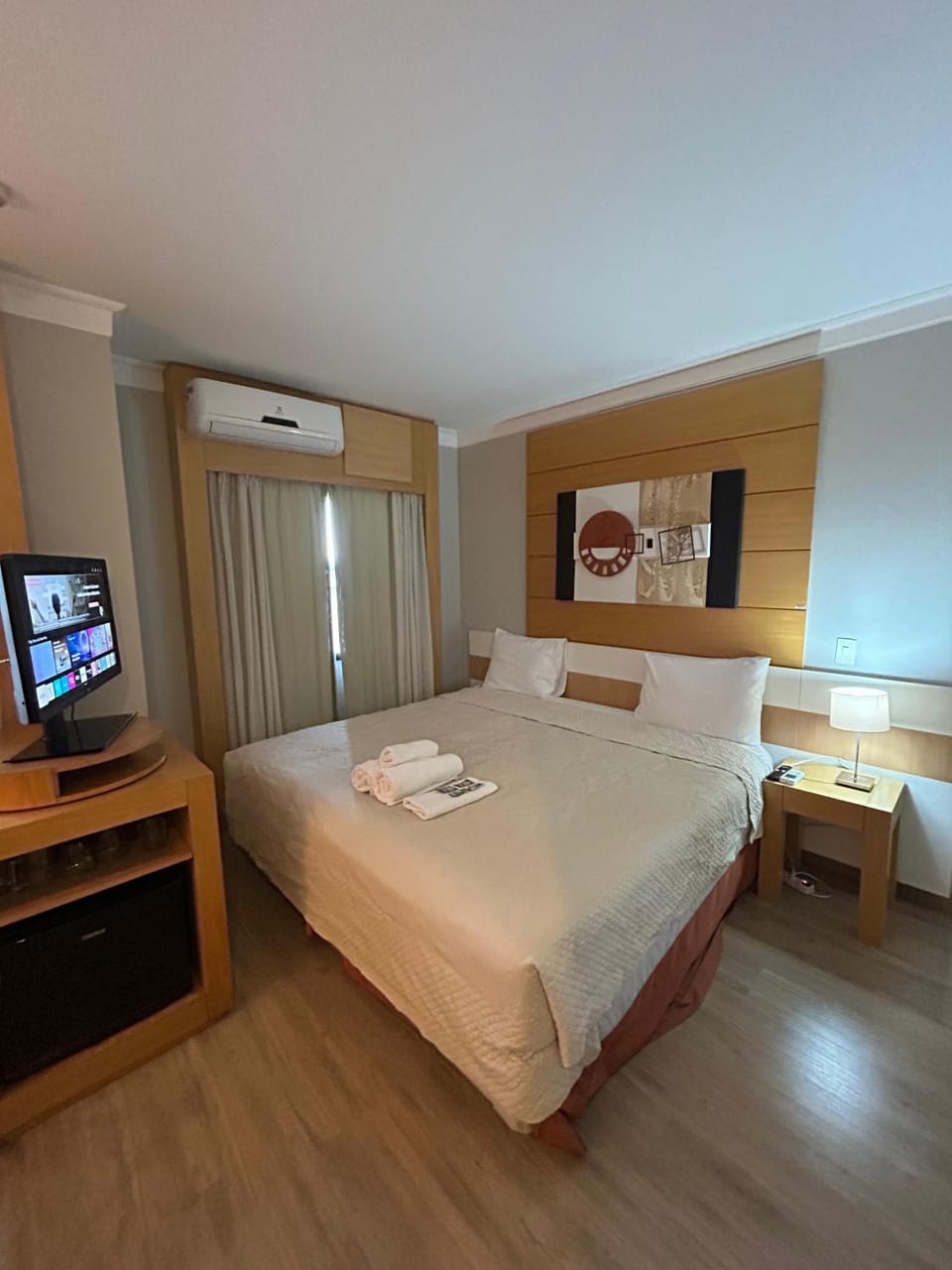 Hotel E suites em frente ao Aeroporto Congonhas com Piscina 914 Apartment in Sao Paulo City