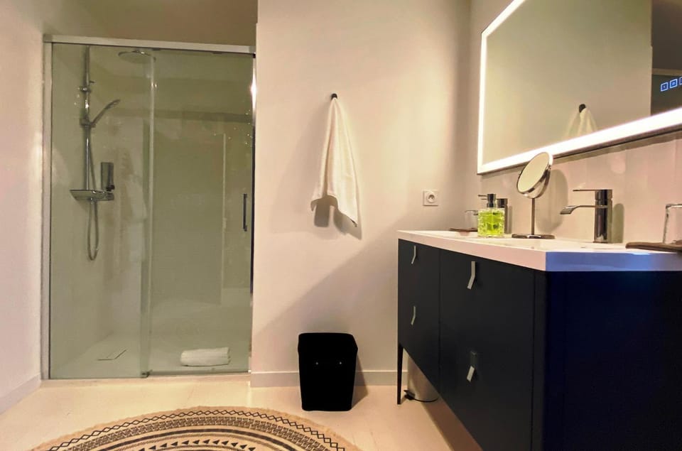 Shower, Bathroom