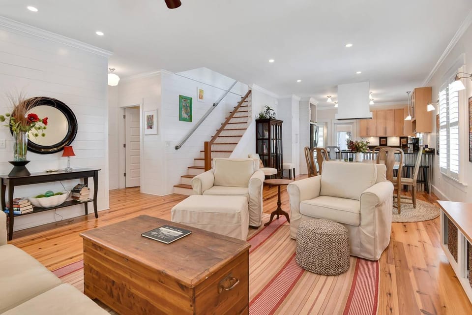 UnCorked Cottage House in Southport