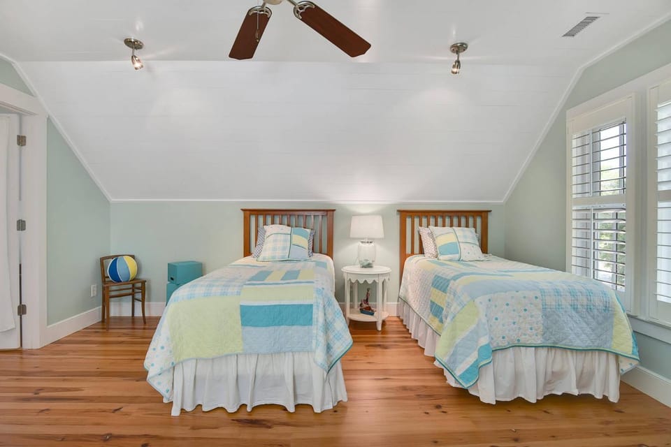 UnCorked Cottage House in Southport