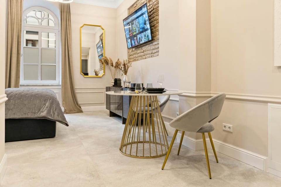 TV and multimedia, Photo of the whole room, Dining area
