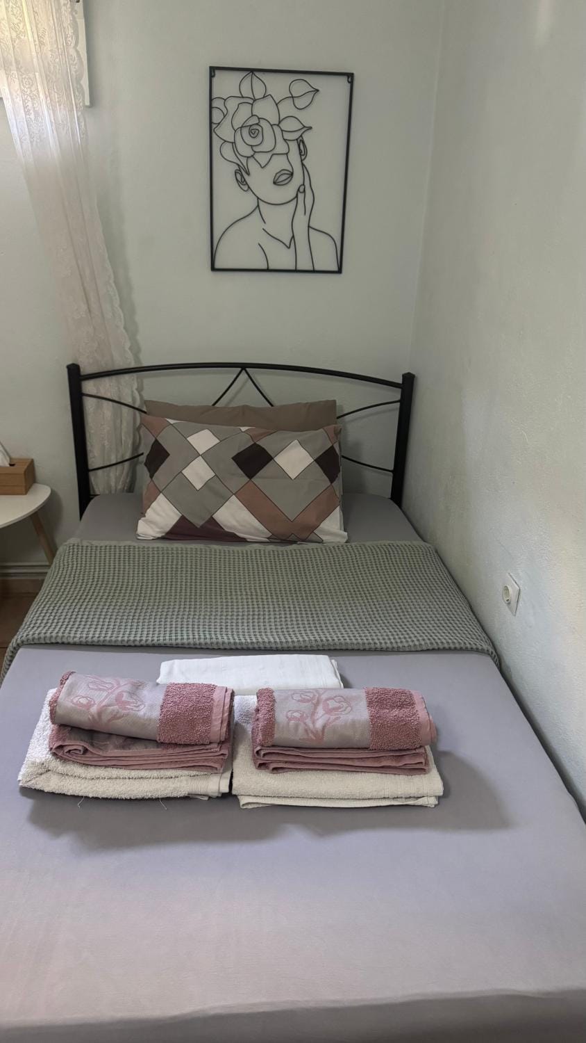 Κεντρικό Ημιυπόγειο Studio Στο Βόλο εως 3 ατομα Apartment in Volos