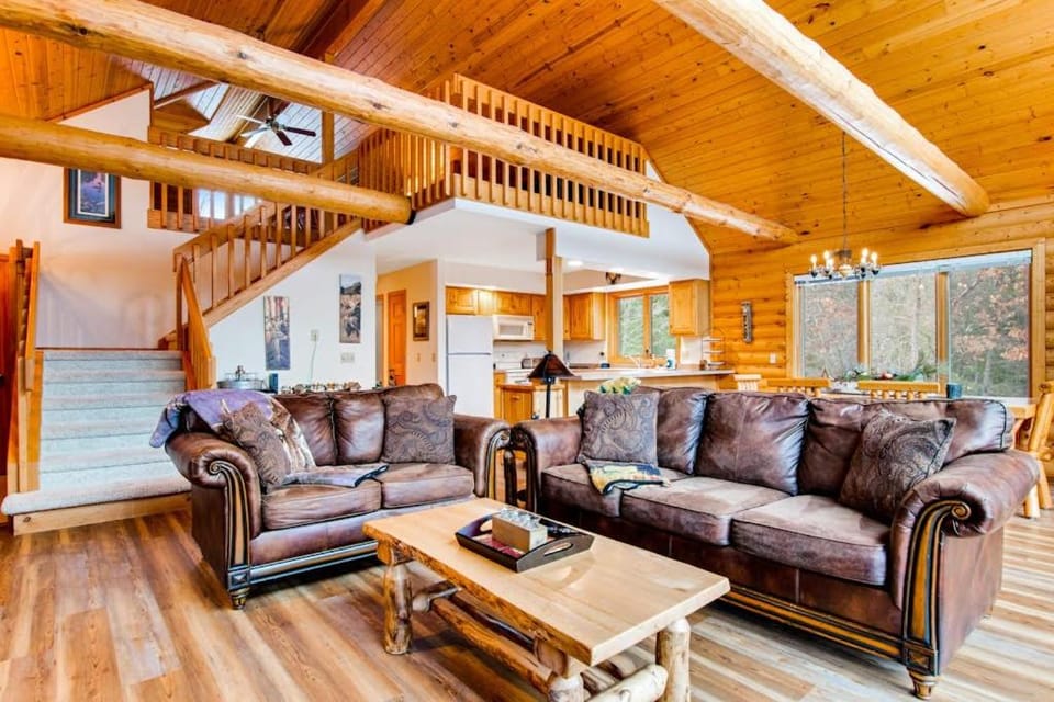 Happy Trails Cabin Cabin in Wisconsin