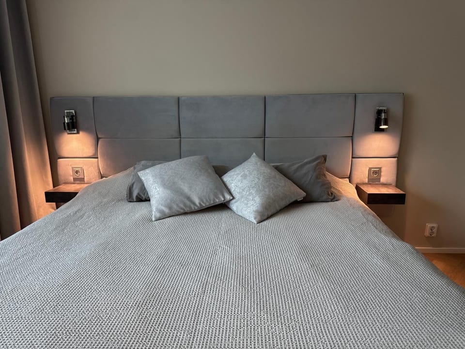 Bed, Photo of the whole room, Bedroom, cot