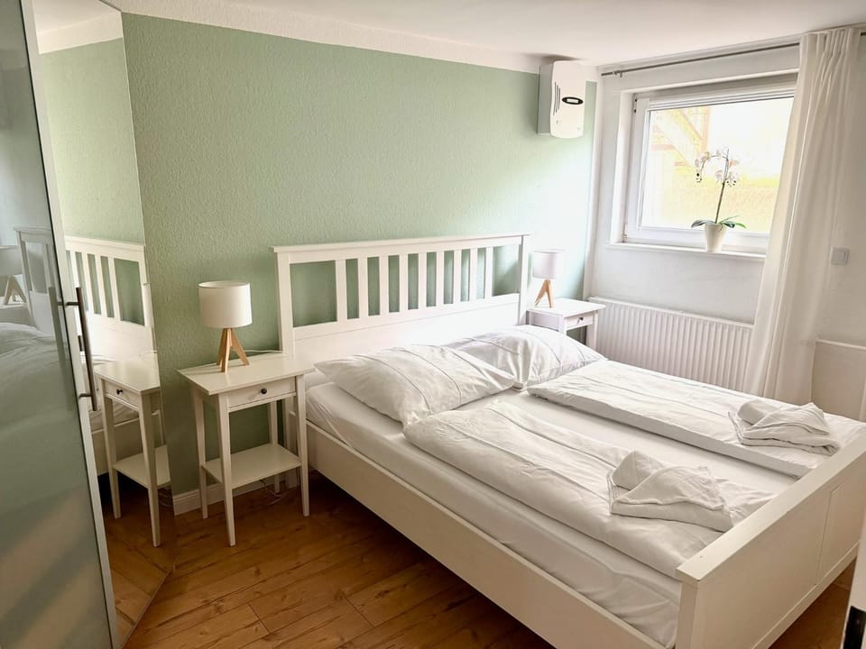Wohnung m. eigener Terrasse u. Zugang, Hamburg-nah Apartment in Schleswig-Holstein