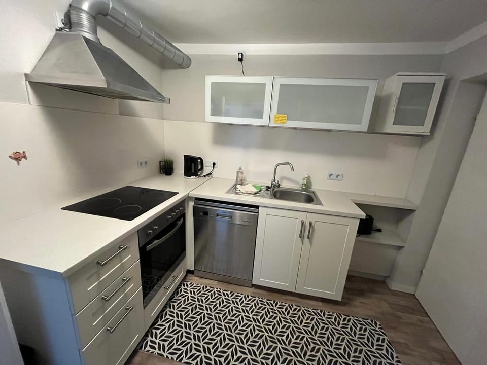 Wohnung m. eigener Terrasse u. Zugang, Hamburg-nah Apartment in Schleswig-Holstein