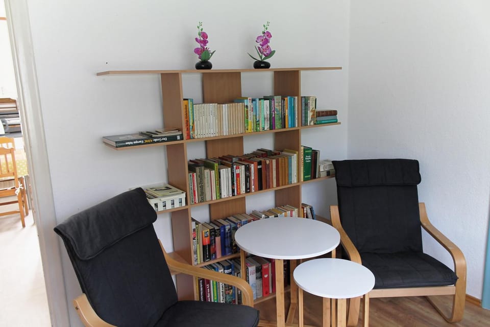 Library, Seating area