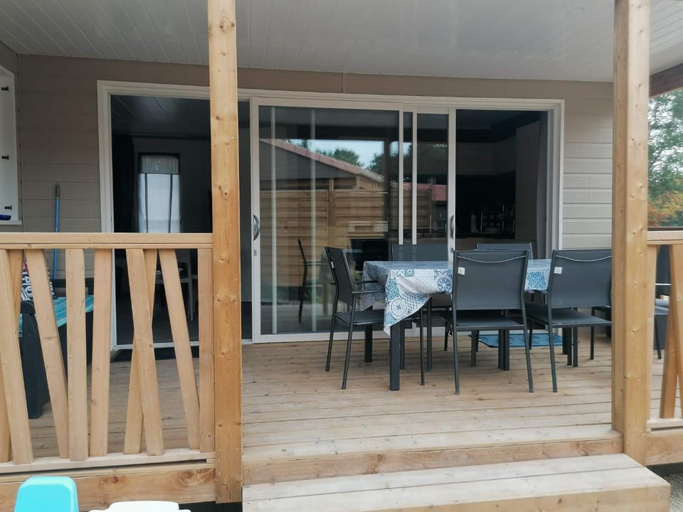 Balcony/Terrace, Internal: Not applicable to any particular room
