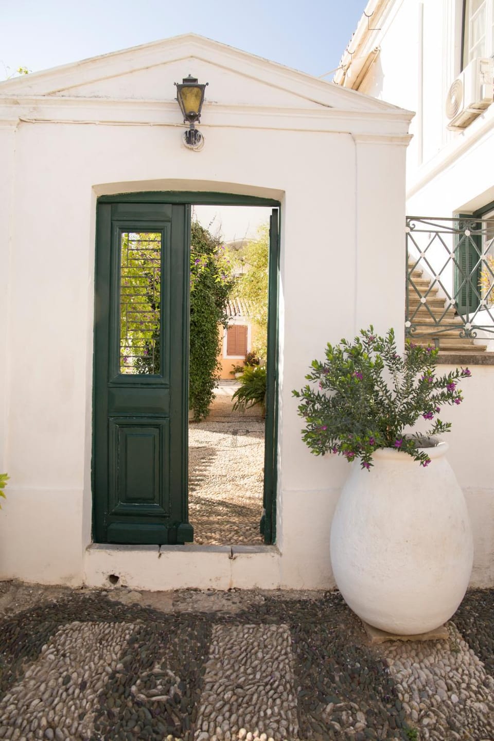 Property building, Facade/entrance
