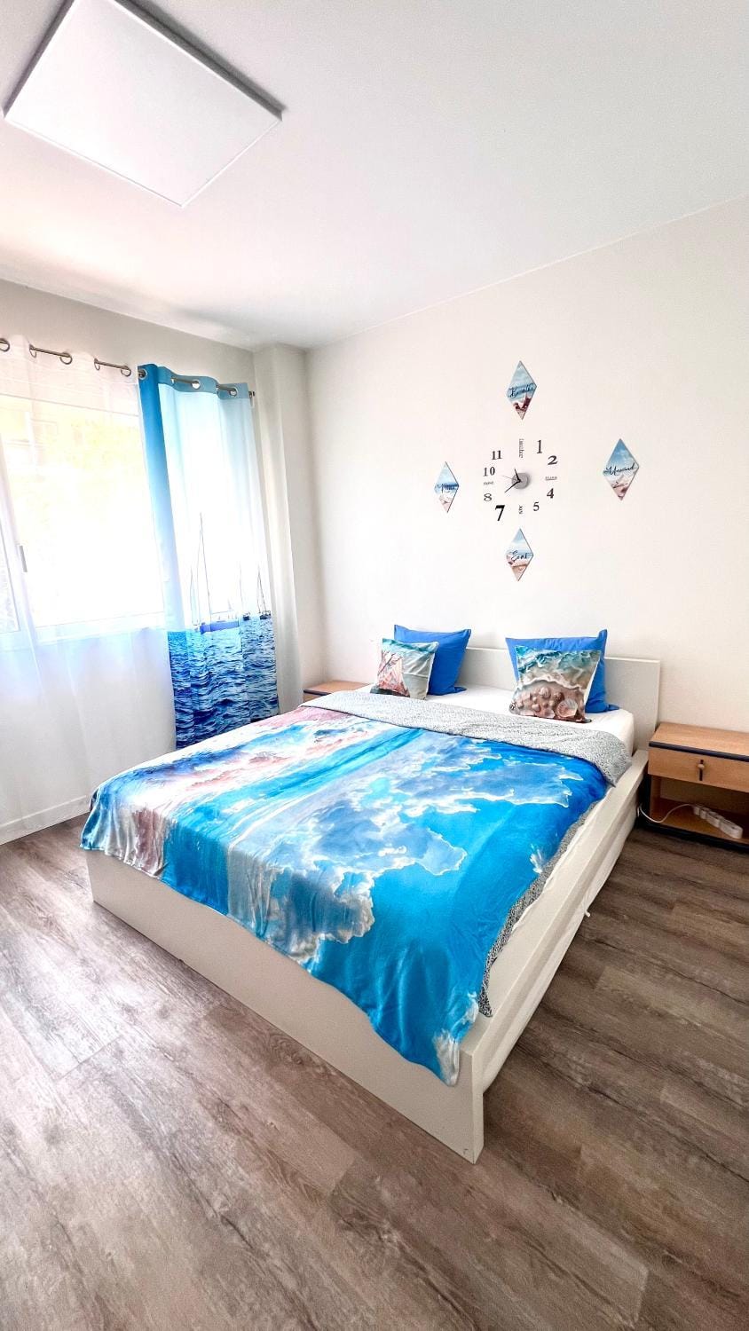 Bed, Bedroom