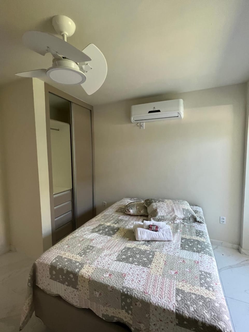 CasaCactus em Tamoios na quadra da praia junto a Barra de São João House in Cabo Frio