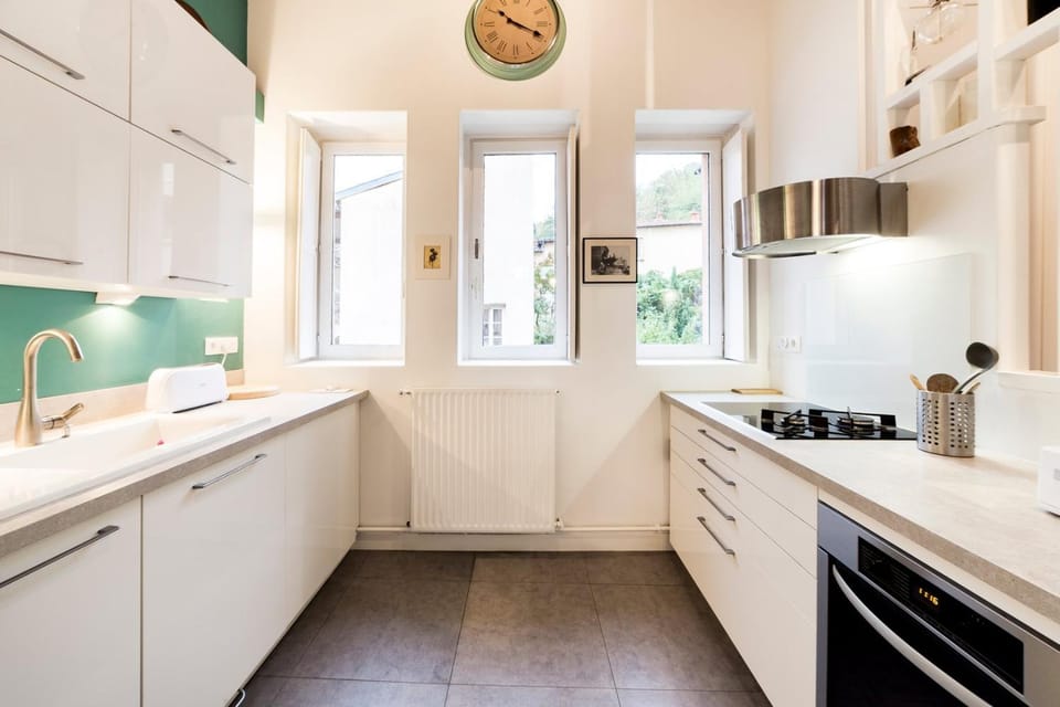 Kitchen or kitchenette, stove