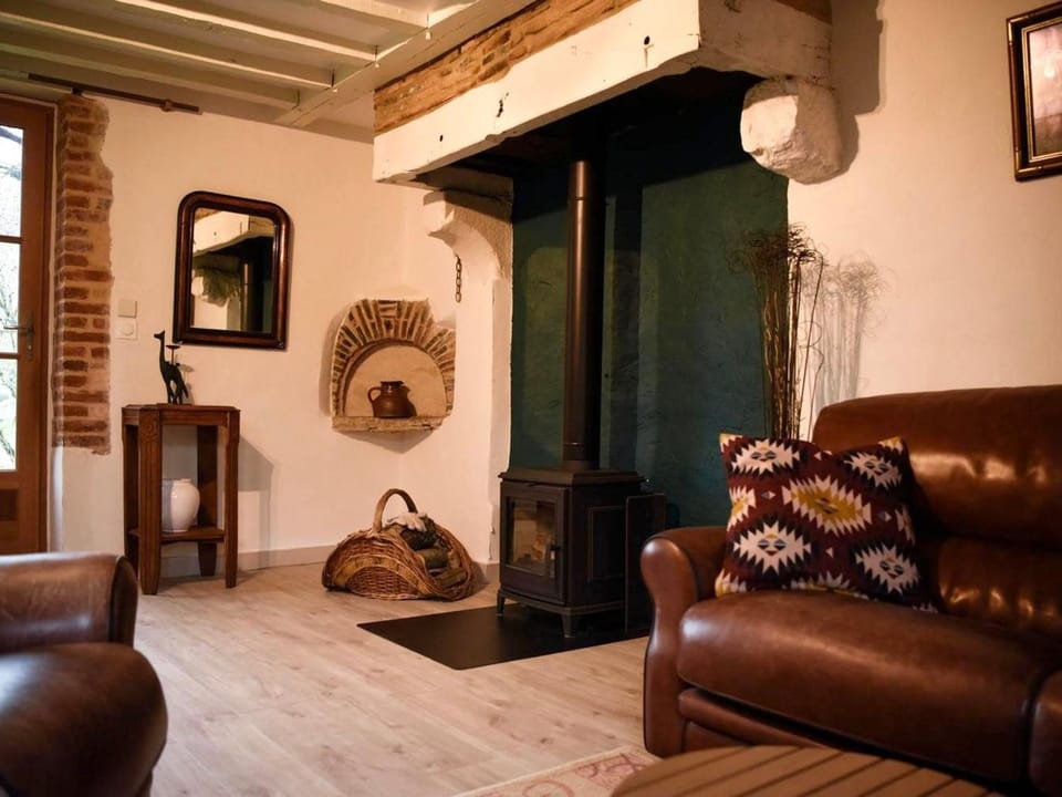 Gîte Tout Confort à Parassy : Proche Bourges et Sancerre, Idéal Randonnées et Découvertes - FR-1-586-31 House in Centre-Val de Loire