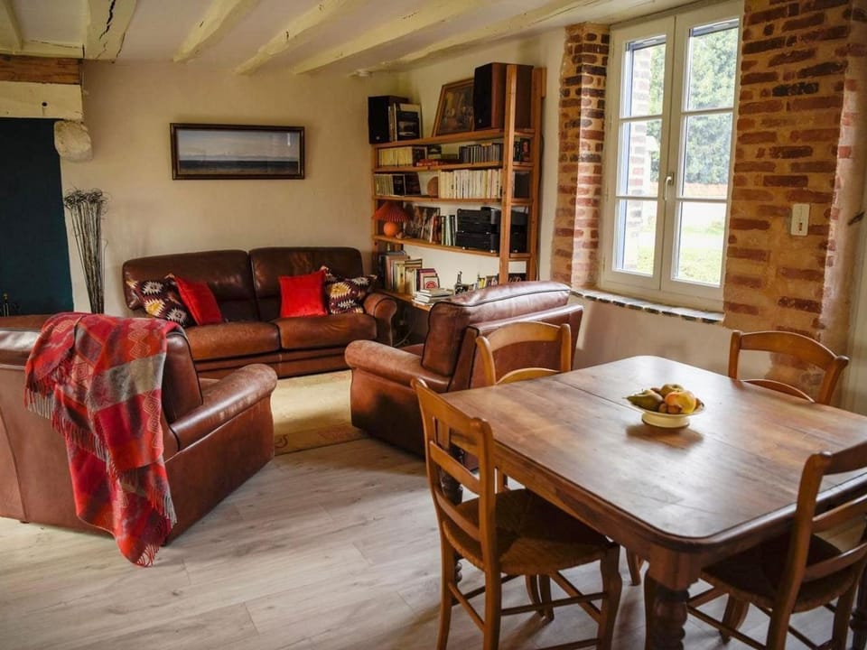 Gîte Tout Confort à Parassy : Proche Bourges et Sancerre, Idéal Randonnées et Découvertes - FR-1-586-31 House in Centre-Val de Loire
