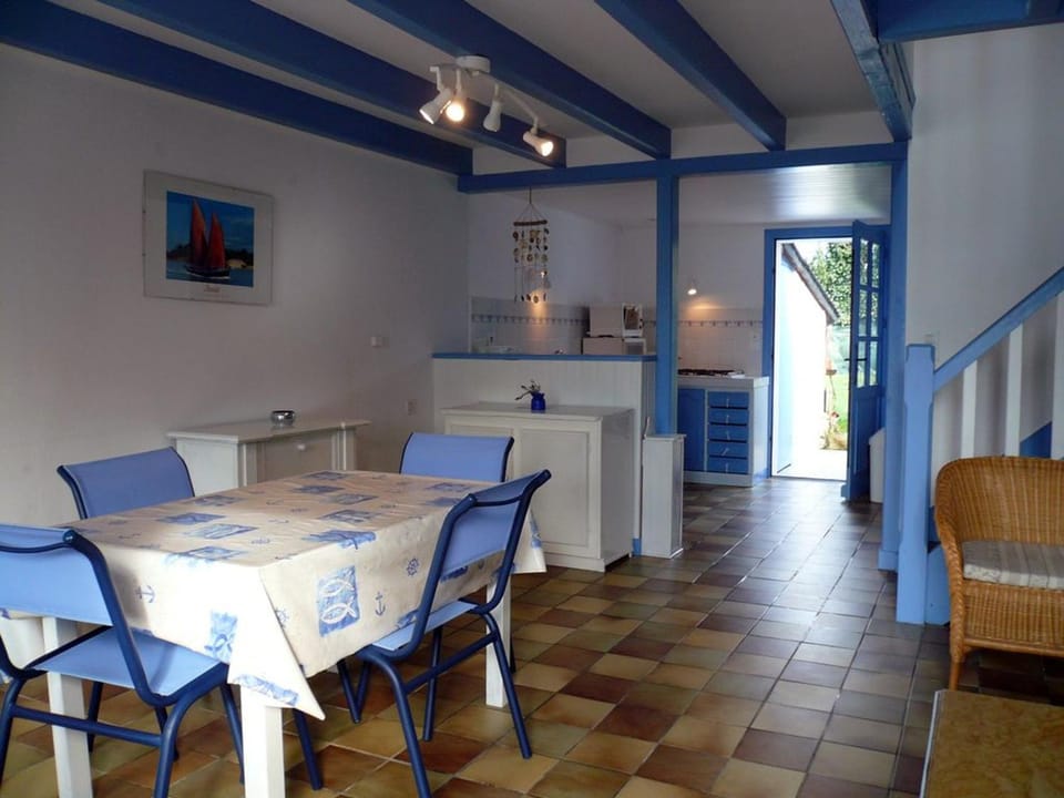 Charmante maison avec jardin, animaux admis, parking, proche Le Palais - FR-1-418-221 House in Brittany