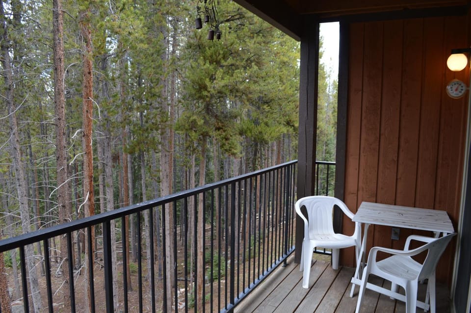 Natural landscape, Balcony/Terrace, Seating area