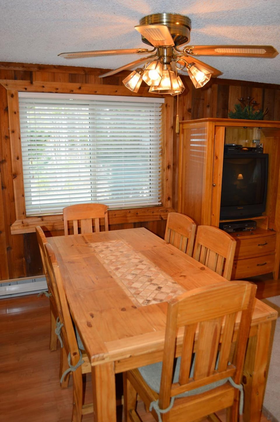 TV and multimedia, Dining area, furniture