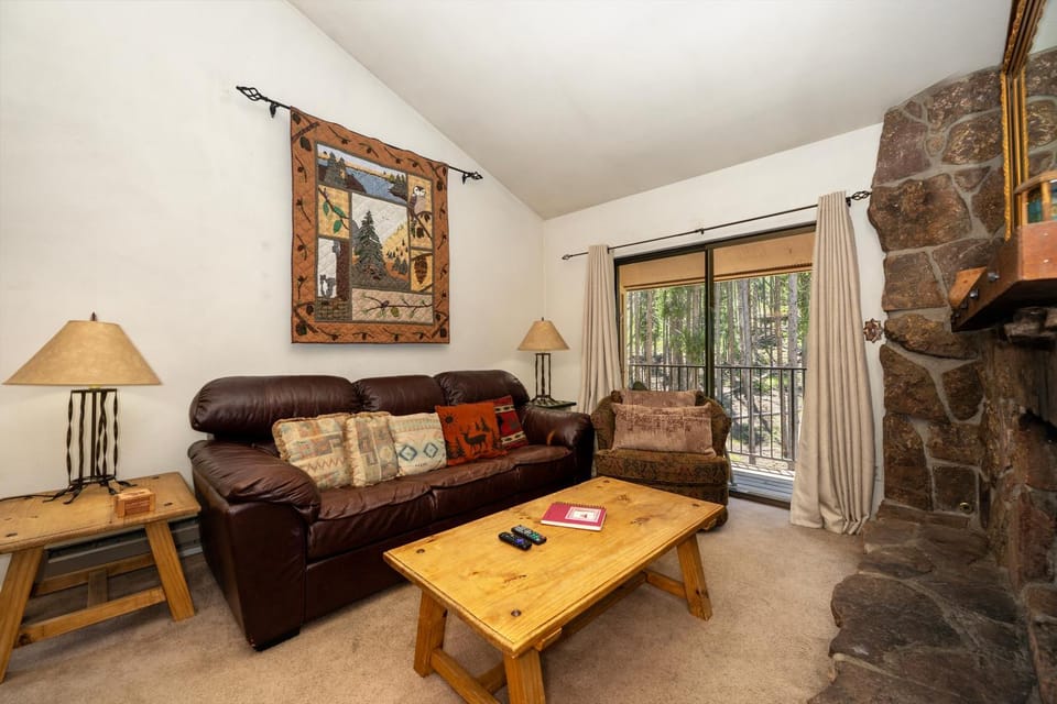 Living room, fireplace, furniture