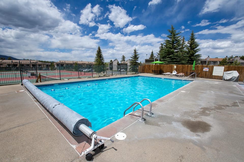 Natural landscape, Summer, Mountain view, Swimming pool