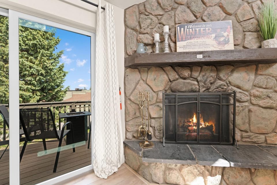 Day, Winter, Balcony/Terrace, Living room, fireplace, furniture