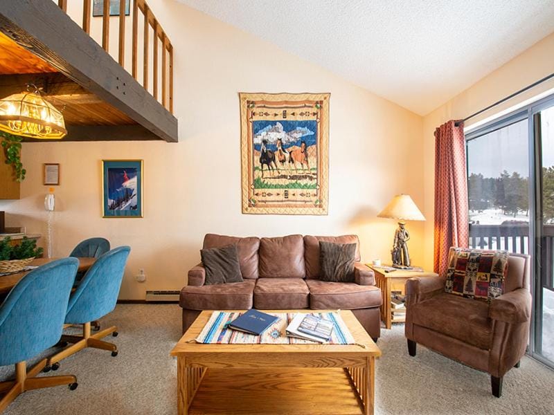 Living room, Seating area, Mountain view, furniture