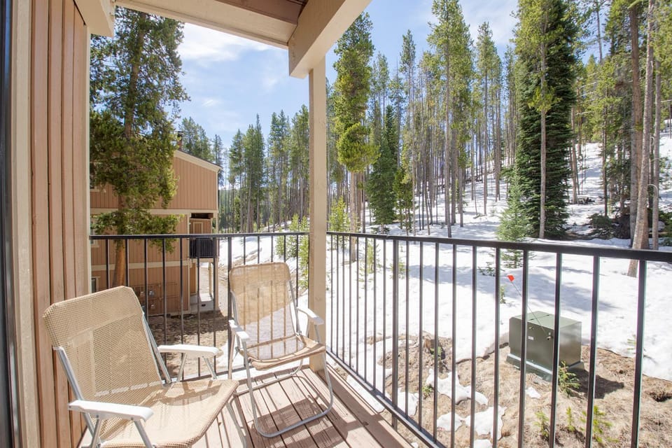 Natural landscape, Winter, Balcony/Terrace, Seating area, furniture