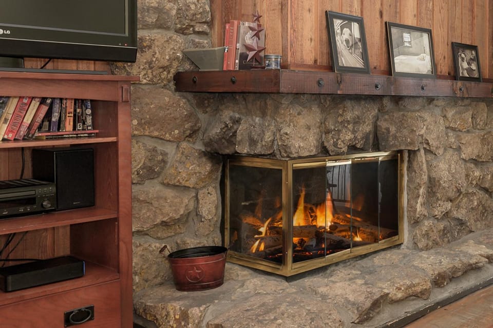 TV and multimedia, Living room, fireplace, furniture