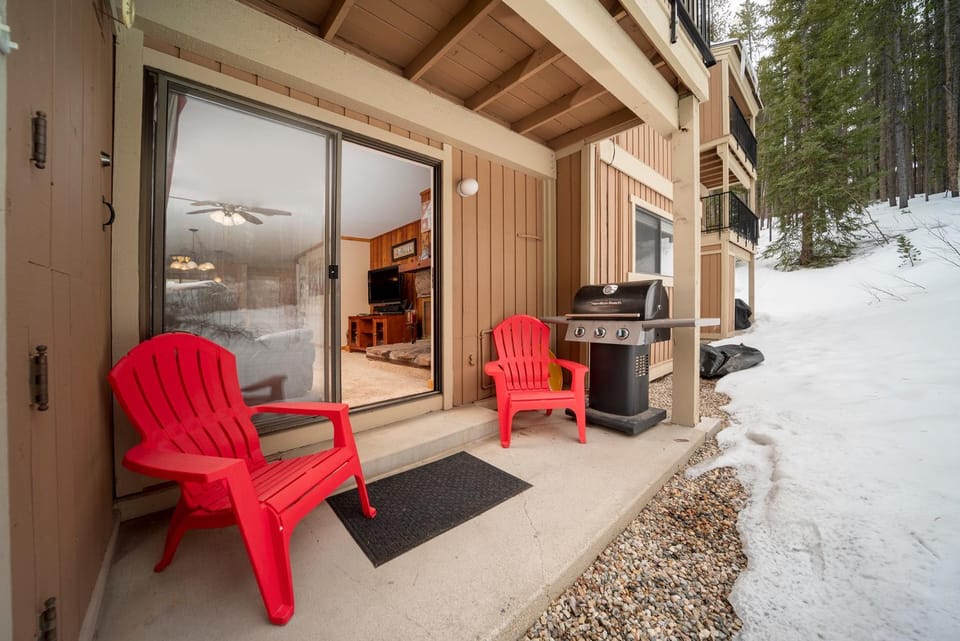 Patio, Winter, BBQ facilities, Seating area, furniture