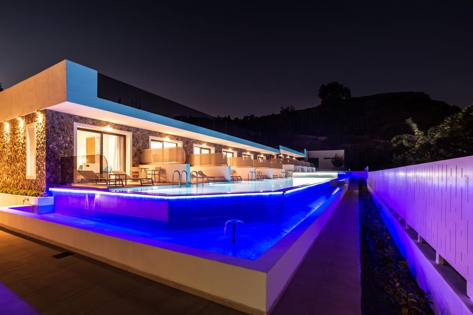 Balcony/Terrace, Pool view, Pool view, Swimming pool