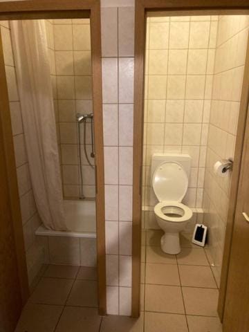 Einfaches grosse geräumiges Wohnung für Monteuren Apartment in Dortmund