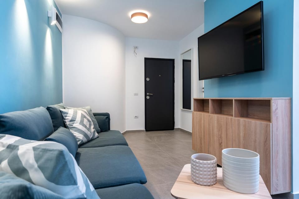 Sapphire Apartment In The Center Of Bucharest Apartment in Bucharest