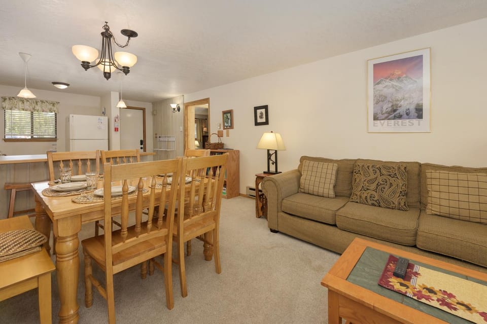Living room, Dining area, furniture