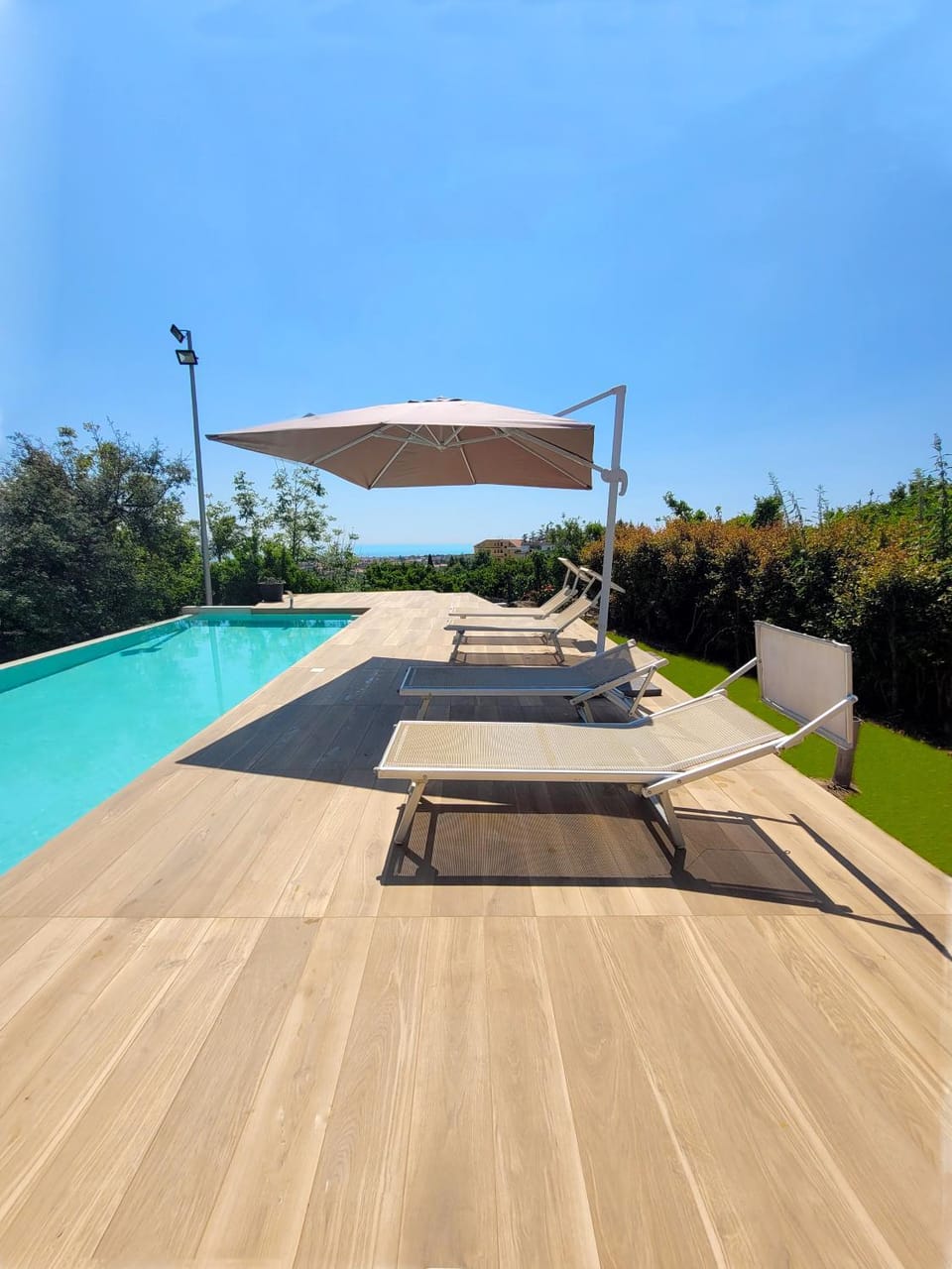 Pool view, Swimming pool, sunbed